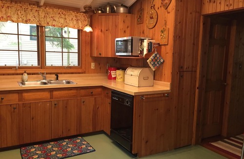 Mount Gretna Heights Cottage | Beautiful Cottage with Porches and Pool in Mt. Gretna