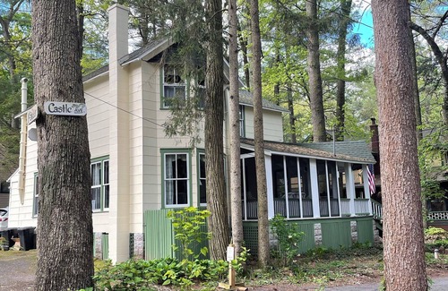 Mount Gretna Heights Cottage | Beautiful Cottage with Porches and Pool in Mt. Gretna