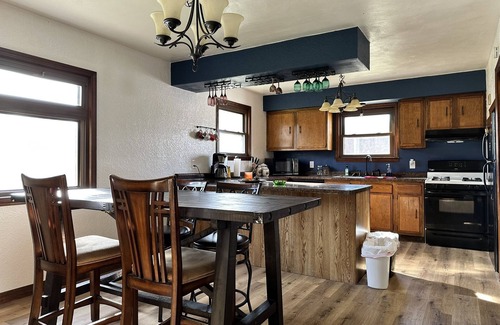 Flora House | Inviting Country Home on 25 Acres with Family Amenities