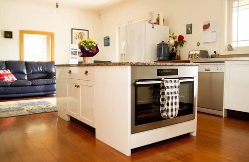 Martinborough House | Inviting Country Home for Memorable Family Gatherings