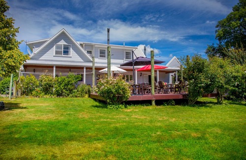 Martinborough House | Inviting Country Home for Memorable Family Gatherings