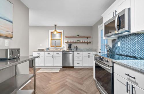 Plantsville House | Spacious Cozy 3 Bed 2 Bath