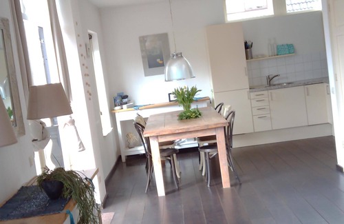 Ouddorp Villa | Cozy Villa with Ocean View and Spa by the Beach