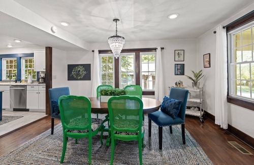 Columbia House | Cozy Retreat with Hot Tub & Game Room near Downtown
