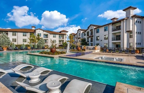 McNeil Apartment | CozySuites on I-35: Pool Access & Family-Friendly Amenities
