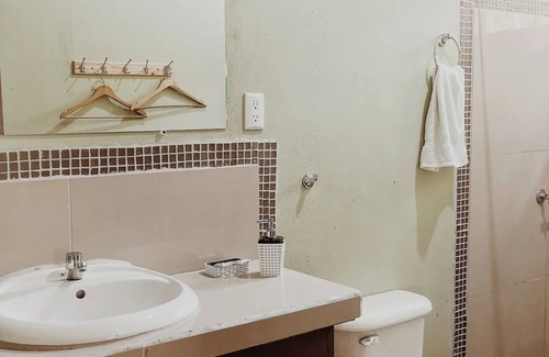 Drake Bay House | Cozy Bungalow Steps from the Beach in Drake Bay
