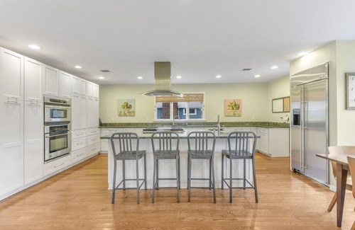 Culloden Shores House | Exceptional Culloden House with Ocean View and Pool