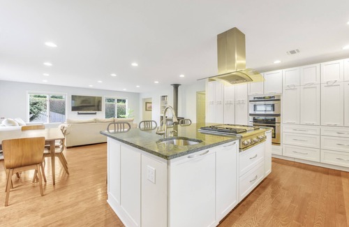 Culloden Shores House | Exceptional Culloden House with Ocean View and Pool
