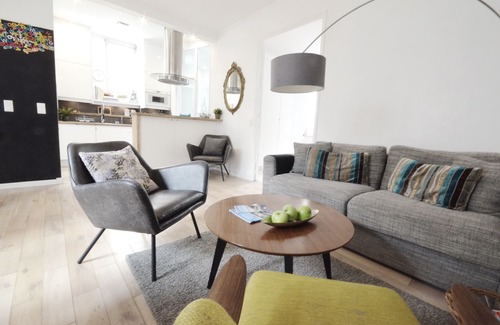 Le Piol Apartment | Stylish Designer Apartment with Oceanfront Views & Spa