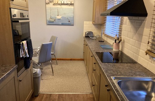 Grantham House | Inviting Detached Bungalow with Child-Friendly Amenities