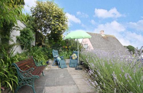 Fowey House | Guest Rated: 10/10 Detached House with Scenic Views