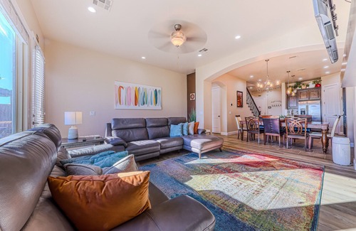 Washington House | Dog-Friendly Townhome with Pool, Hot Tub & Sunset Views