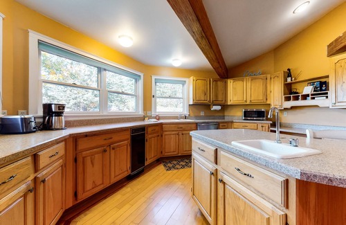 Conway House | Pet-Friendly Retreat with Fireplace & High-Speed WiFi