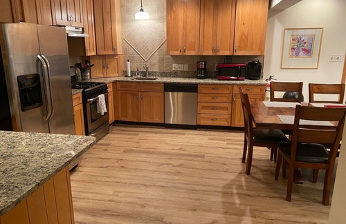 Villas House | Dog-Friendly Haven with Pool & Ocean View - Rated 10/10!