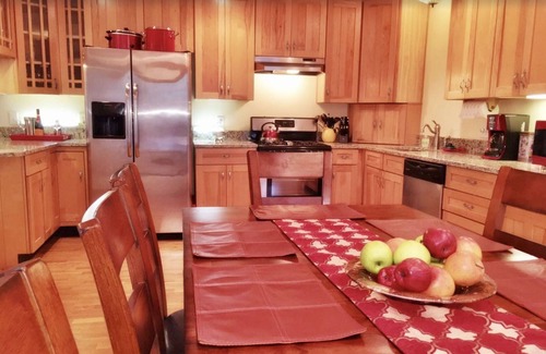 Villas House | Dog-Friendly Haven with Pool & Ocean View - Rated 10/10!