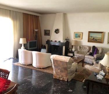 Kypseli House | Central Athens Double Room with Kitchen & Pet-Friendly Stay