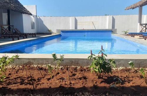 Nungwi Bed & Breakfast | Beachside Double Room in Nungwi with Pool Access