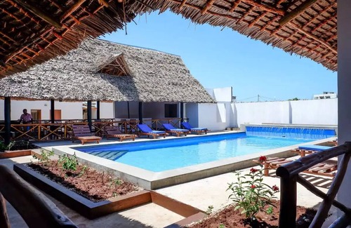 Nungwi Bed & Breakfast | Beachside Double Room in Nungwi with Pool Access