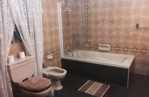Rabat House | Spacious Double Room with Balcony close to Mdina