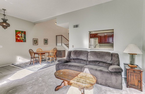 Downtown House | Inviting Downtown Fresno Townhome: Steps to UCSF & Pools