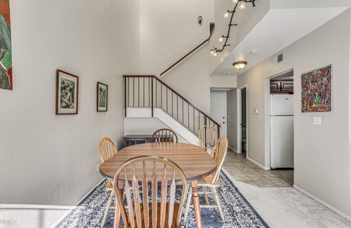 Downtown House | Inviting Downtown Fresno Townhome: Steps to UCSF & Pools
