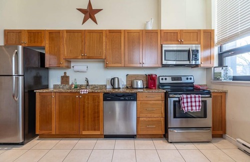 South End Apartment | Inviting Downtown Loft with AC & Breakfast Included