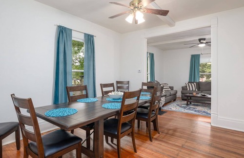 Oread House | Spacious downtown retreat steps from KU campus