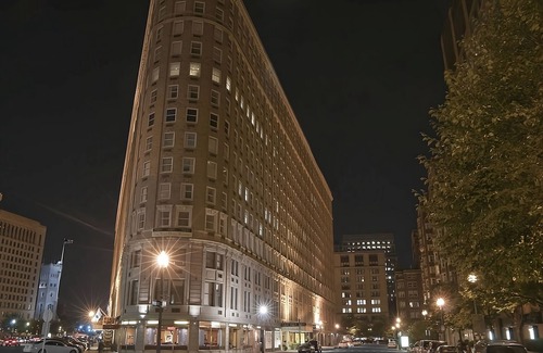 Downtown Boston Hotel | Discover a Pet-Friendly Oasis for Your Next Getaway