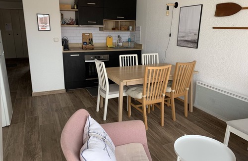 Fort-Mahon-Plage Apartment | Cozy 2-Bedroom Apartment in Fort-Mahon-Plage for Families