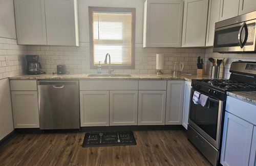 Des Moines House | Spacious Duplex by Fairgrounds & Downtown/Fire Pit