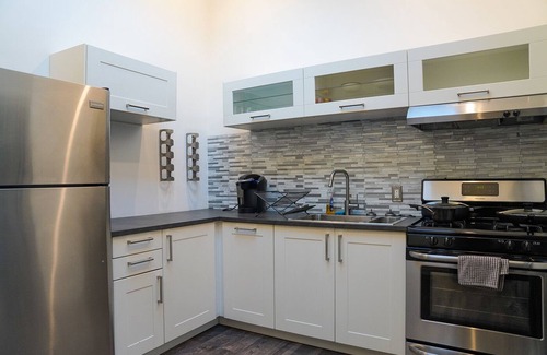 Crown Heights House | Stylish Duplex Retreat in Inviting Townhouse