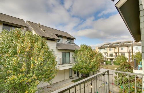 South Central Houston House | Spacious EaDo Getaway Less Than 1 Mi to Toyota Center!