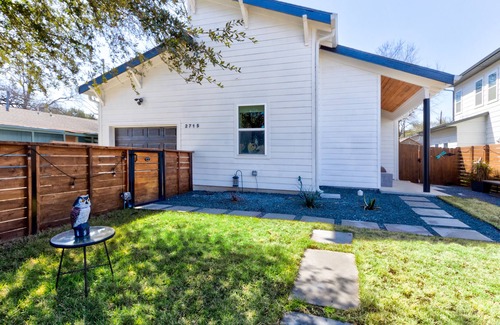 Rosewood House | Spacious East Austin Oasis