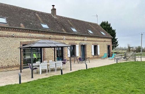 Moussonvilliers Cottage | Gite Moussonvilliers: Ideal for Families with Spa & Breakfast