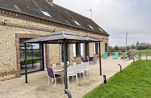 Moussonvilliers Cottage | Gite Moussonvilliers: Ideal for Families with Spa & Breakfast