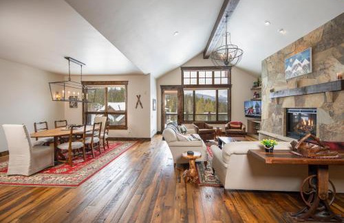 Corkscrew Flats House | Elegant Oceanfront Retreat with Spa and Hiking Trails