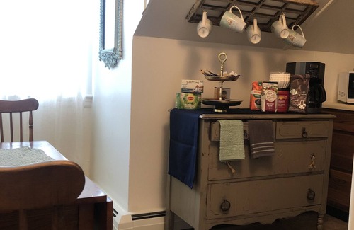 Dover House | Elegant 1-Bed Retreat with Full Kitchen & Free Wine