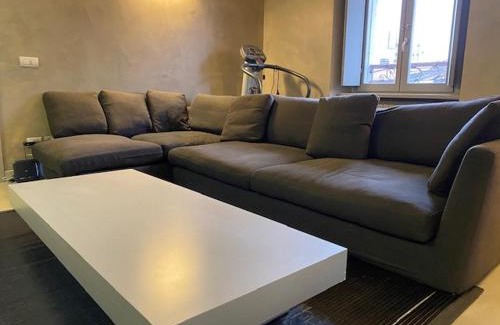 Porta Garibaldi Apartment | Elegant Apartment Near Corso Como - Pet Friendly Retreat