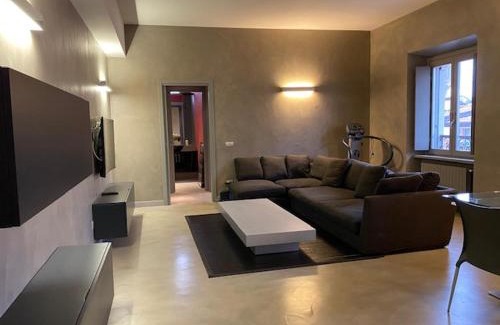 Porta Garibaldi Apartment | Elegant Apartment Near Corso Como - Pet Friendly Retreat