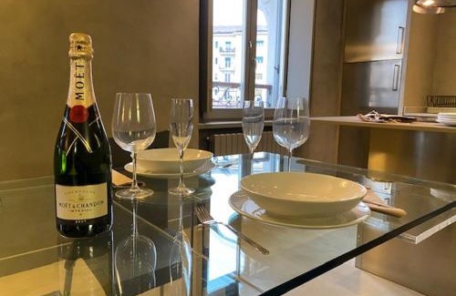Porta Garibaldi Apartment | Elegant Apartment Near Corso Como - Pet Friendly Retreat