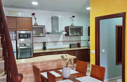 Arcos de la Frontera Apartment | Family-Friendly Holiday Apartment with Relaxing Terrace
