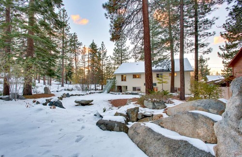 Lower Kingsbury House | Sequoia Chalet: Game Room, Deck & Close to Heavenly Fun