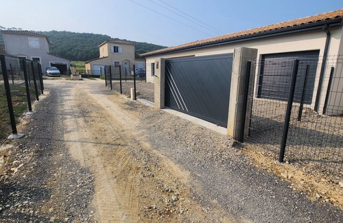 Ruoms Villa | Spacious Evan house (new villa) close to the center and air-conditioned.
