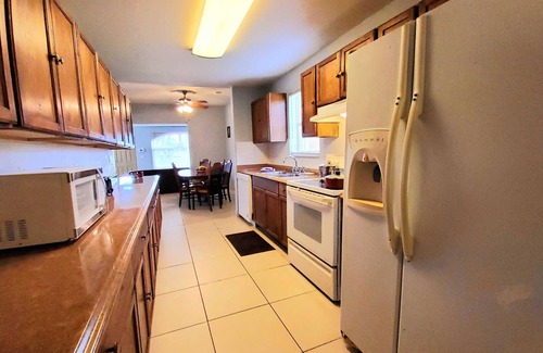 Princeton House | Spacious & Expansive Miami Home With Free Parking