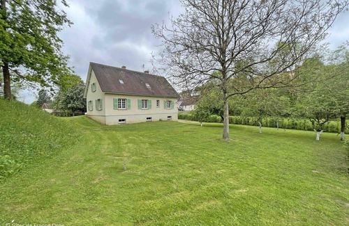Longny-au-Perche Cottage | Spacious Gite Longny-au-Perche: Perfect for Family Getaways