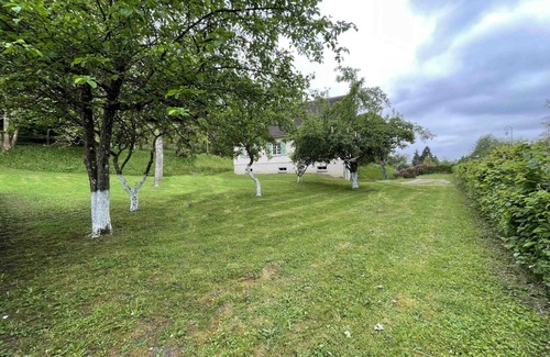 Longny-au-Perche Cottage | Spacious Gite Longny-au-Perche: Perfect for Family Getaways