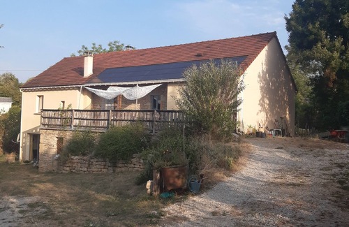 Senaillac-Lauzes House | Spacious family home on one level in the heart of Natural Regional Park