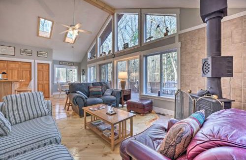Montague House | Tranquil Anglers Hideaway Steps from Lake Michigan
