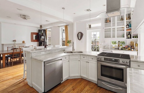 Clinton Hill House | Relaxing Private Apartment in Fort Greene, Brooklyn - Sleeps 2