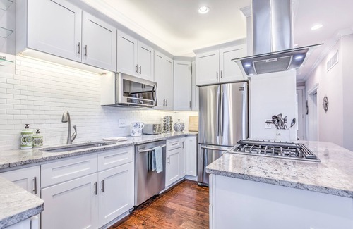 Tower Grove South House | Family & Friends Retreat Near Tower Grove Park - 10/10 Rating